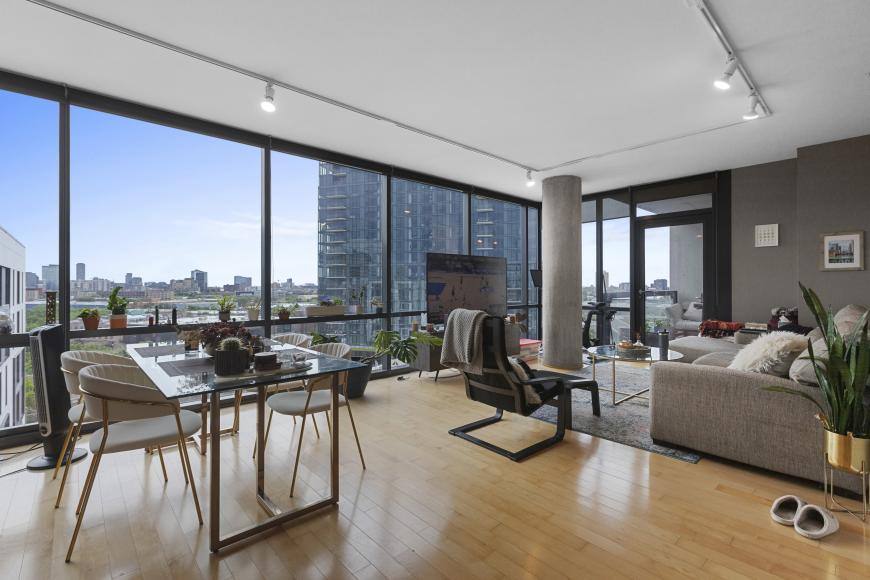 Apartment for rent at 860 W Blackhawk St #908, Chicago, IL 60642