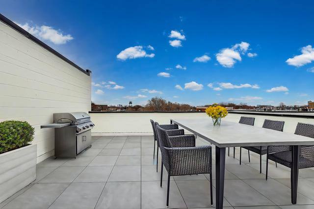 Apartment for rent at 5015 N Lincoln Ave #2N, Chicago, IL 60625
