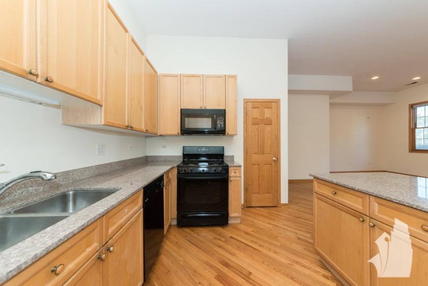Apartment for rent at 2539 N Southport Ave #4S, Chicago, IL 60614