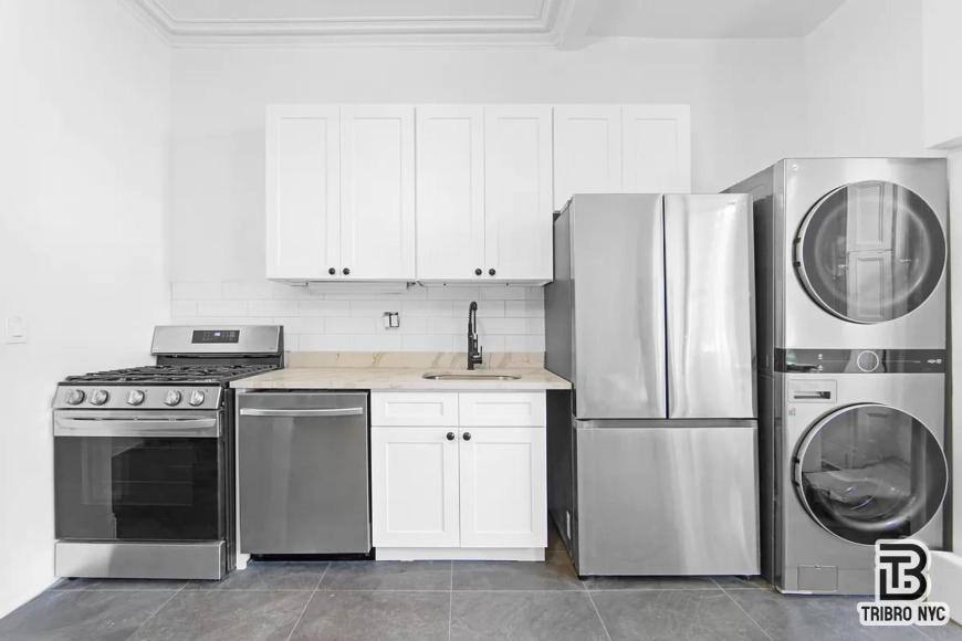 Apartment for rent at 64 Grove St #2R, Brooklyn, NY 11221
