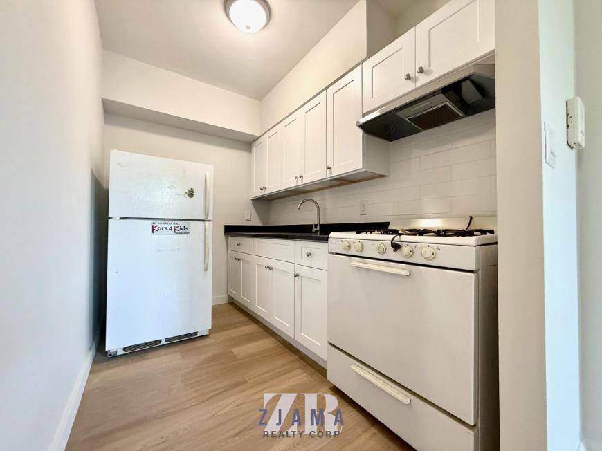 Apartment for rent at 152 Parkside Ave #4H, Brooklyn, NY 11226