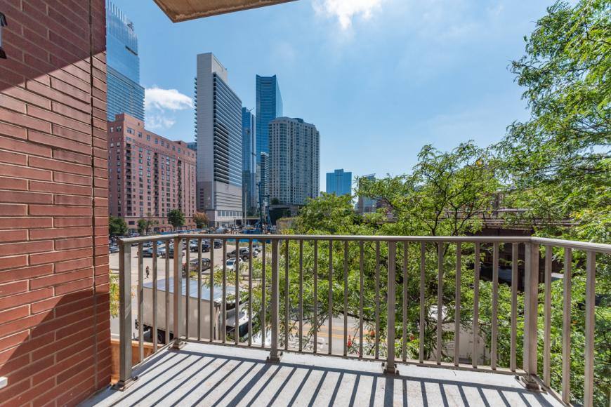 Condo for rent at 400 N Clinton #307, Chicago, IL 60654