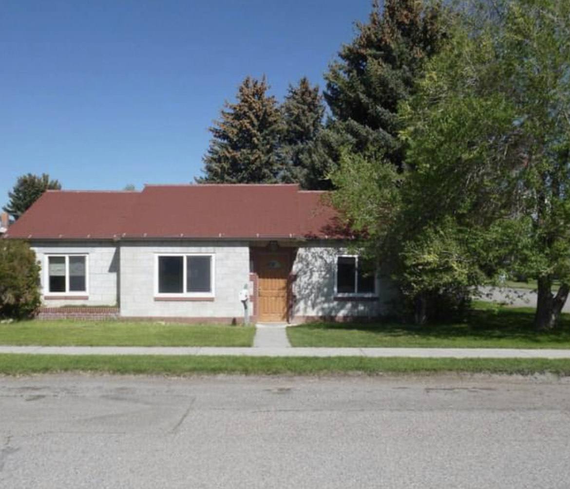 House for rent at 1001 S Pacific St, Dillon, MT 59725