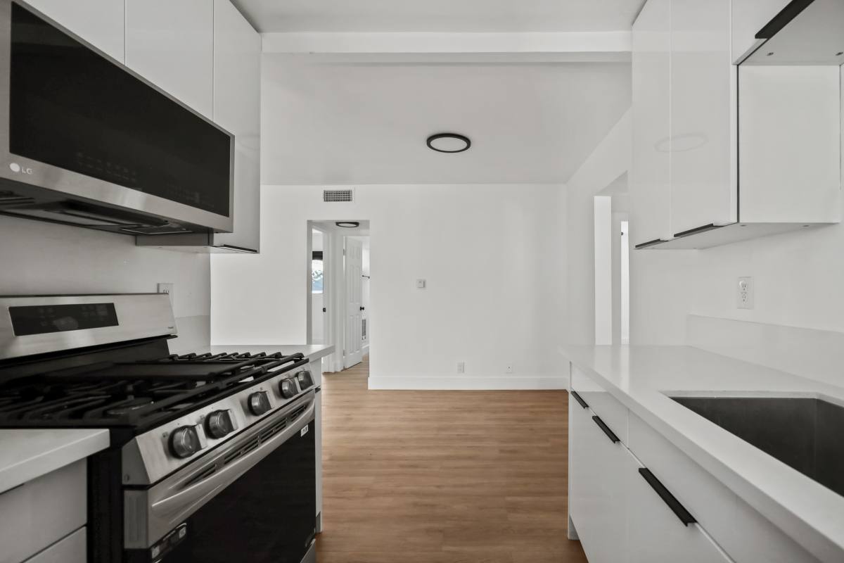 Apartment for rent at 2034 S Garth Ave #1, Los Angeles, CA 90034