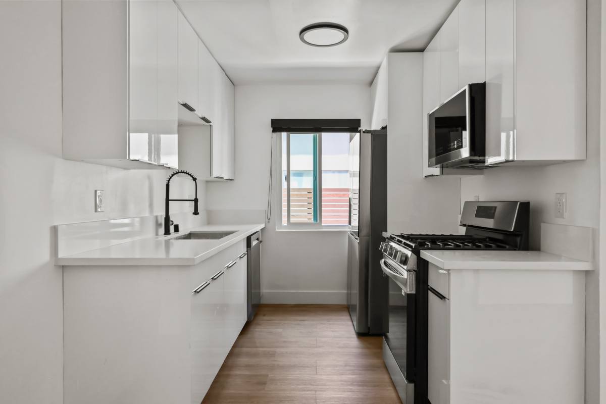 Apartment for rent at 2034 S Garth Ave #1, Los Angeles, CA 90034