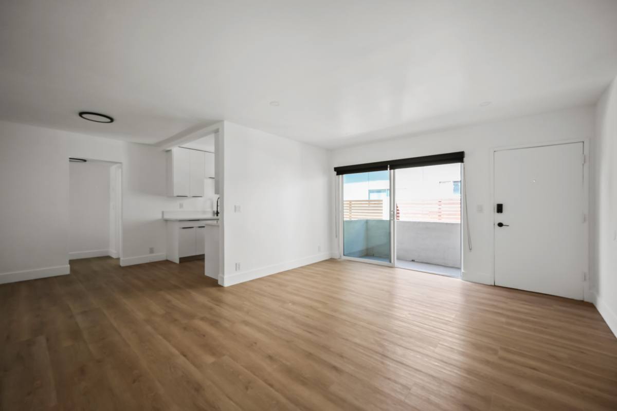 Apartment for rent at 2034 S Garth Ave #1, Los Angeles, CA 90034