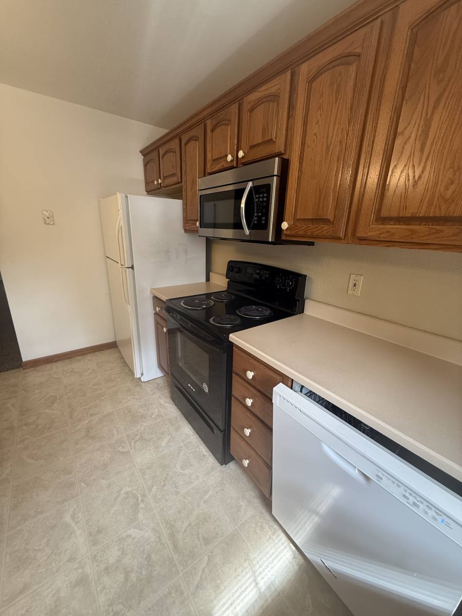 Apartment for rent at 572 James Dr #578, Charleston, IL 61920