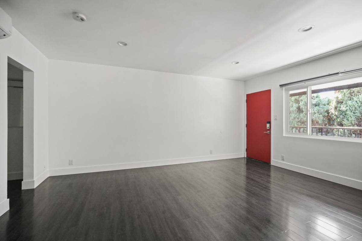 Apartment for rent at 1321 W 36th Place #3, Los Angeles, CA 90007