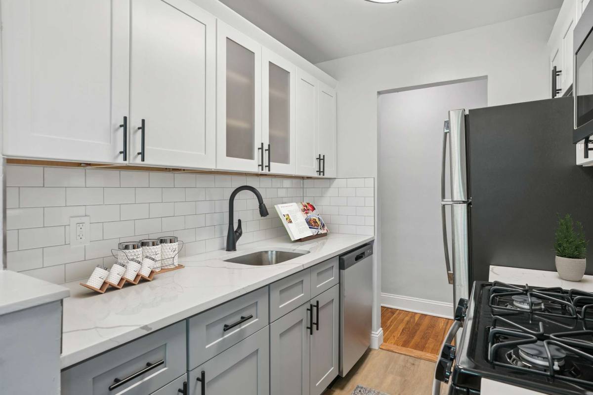 Apartment for rent at Eagle Rock at Carle Place, 401 E Jericho Turnpike, Carle Place, NY 11514