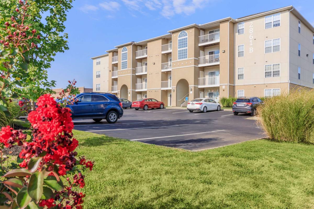 Apartment for rent at Sandstone Heights, 2861 S Nettleton Ave, Springfield, MO 65807
