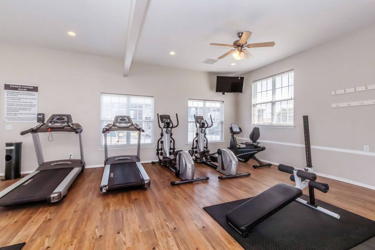 Apartment for rent at Cambridge Park, 2828 S Nettleton Ave, Springfield, MO 65807