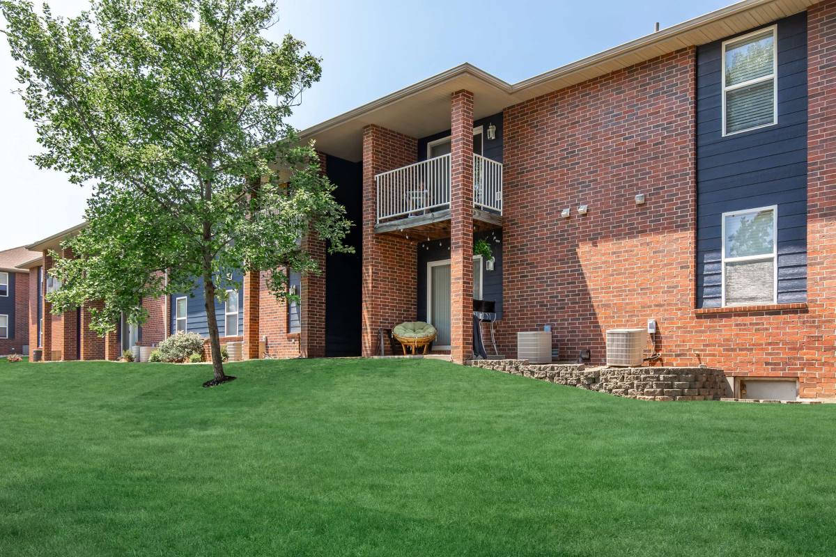 Apartment for rent at Cambridge Park, 2828 S Nettleton Ave, Springfield, MO 65807