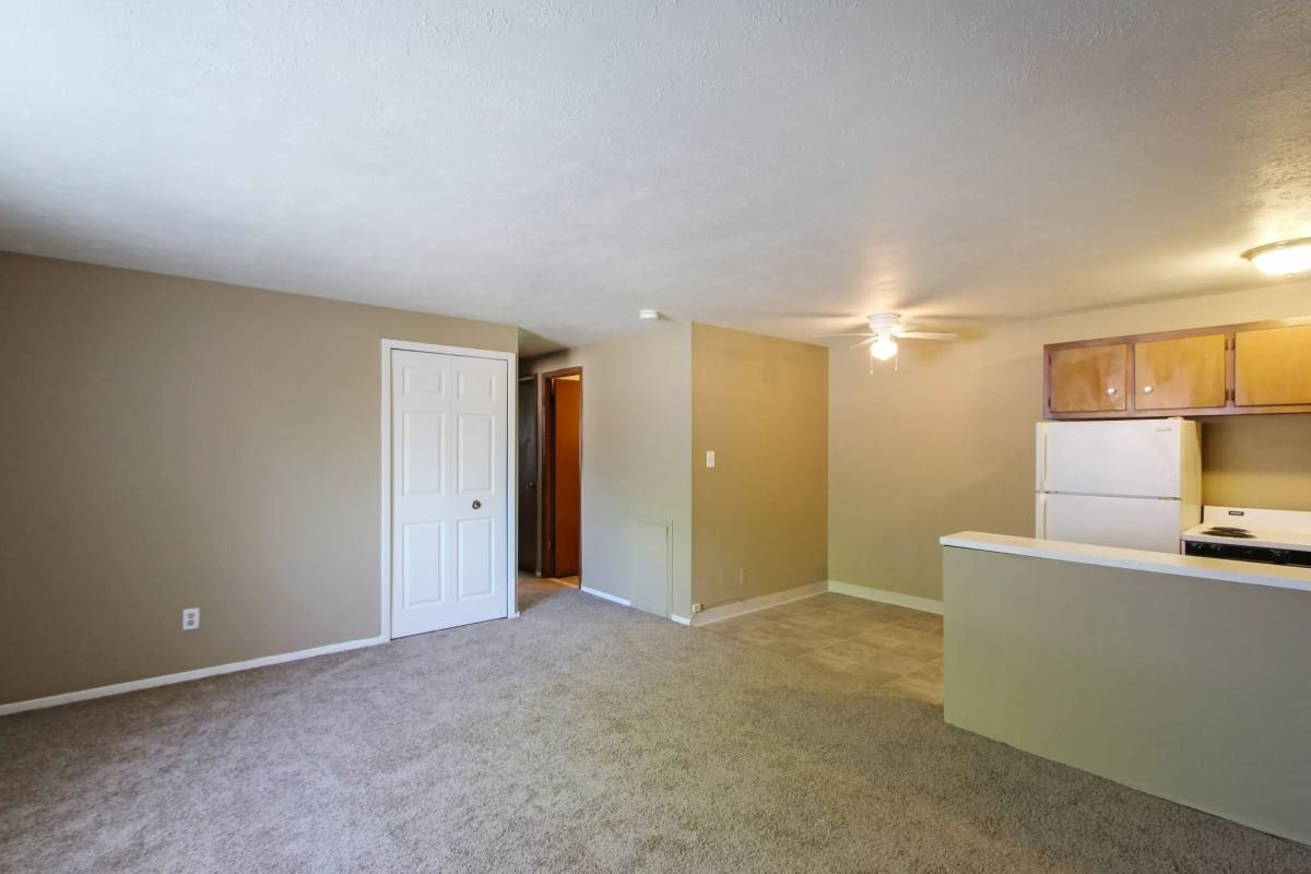 Apartment for rent at Maple Highlands, 6000 Lee Rd S, Maple Heights, OH 44137