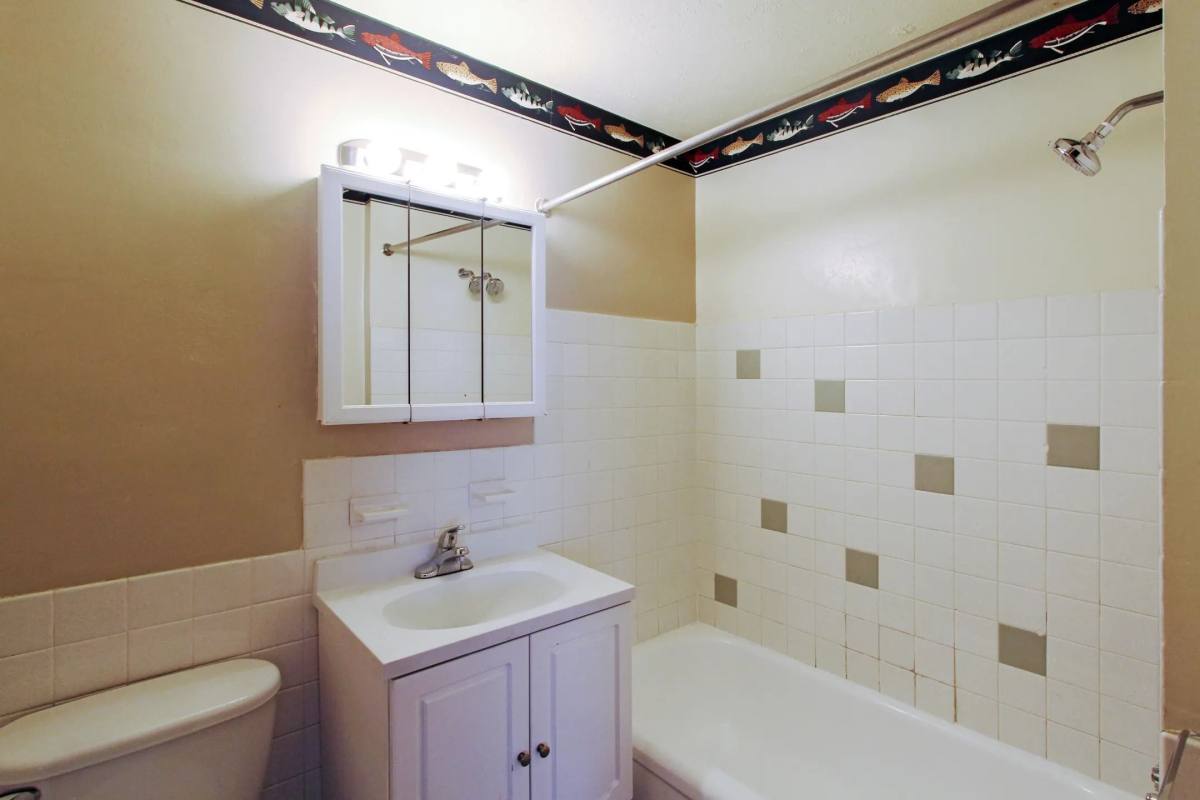 Apartment for rent at Maple Highlands, 6000 Lee Rd S, Maple Heights, OH 44137