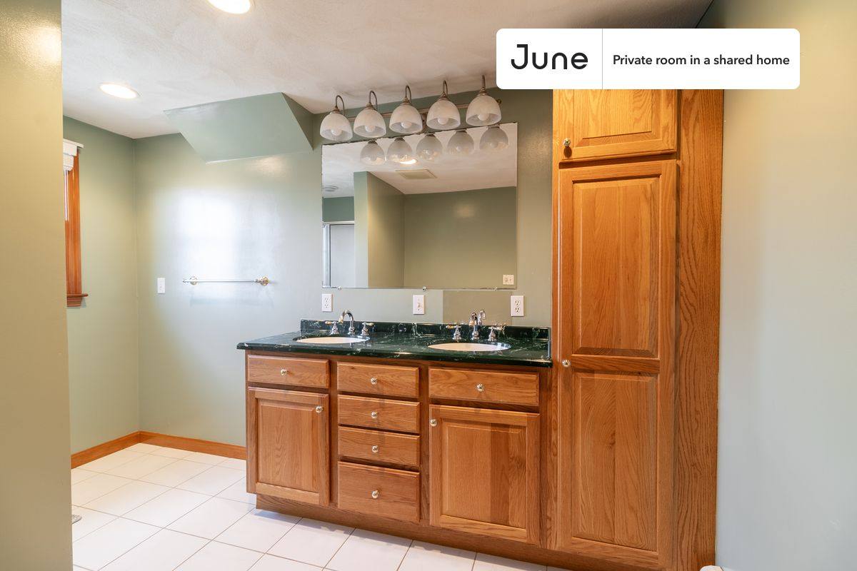Apartment for rent at 21 Bradbury Ave, Medford, MA 02155