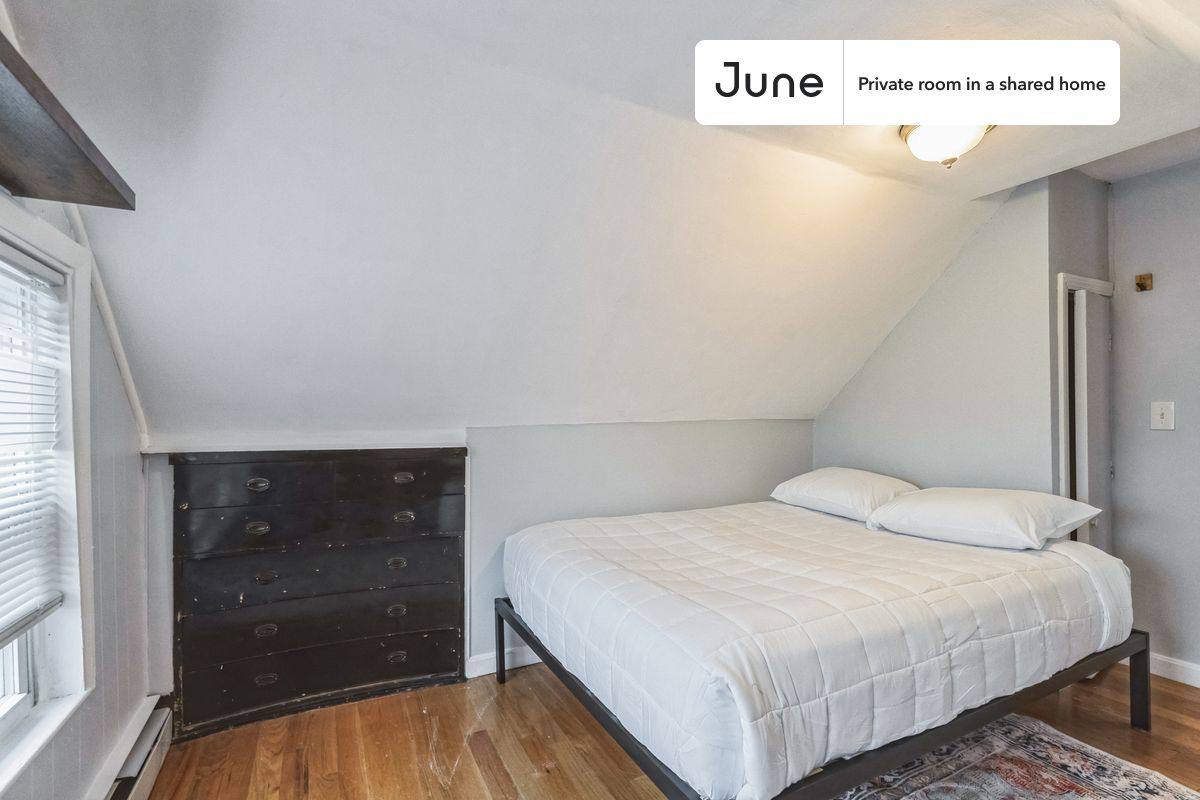 Apartment for rent at 39 Adrian St E, Somerville, MA 02143
