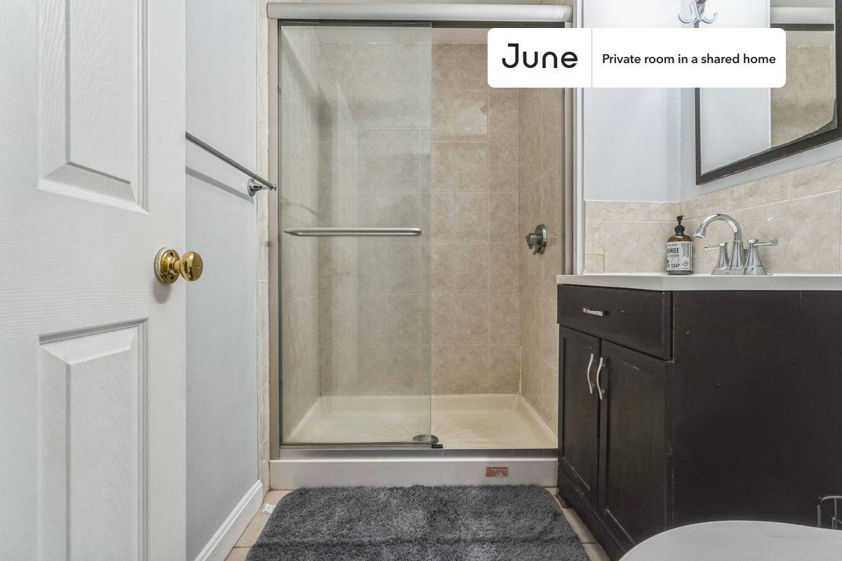Apartment for rent at 39 Adrian St E, Somerville, MA 02143