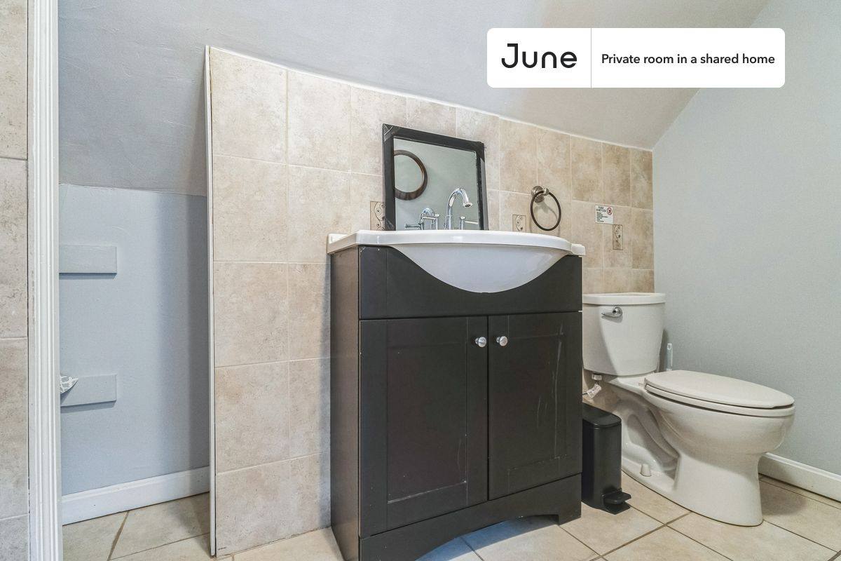 Apartment for rent at 39 Adrian St E, Somerville, MA 02143