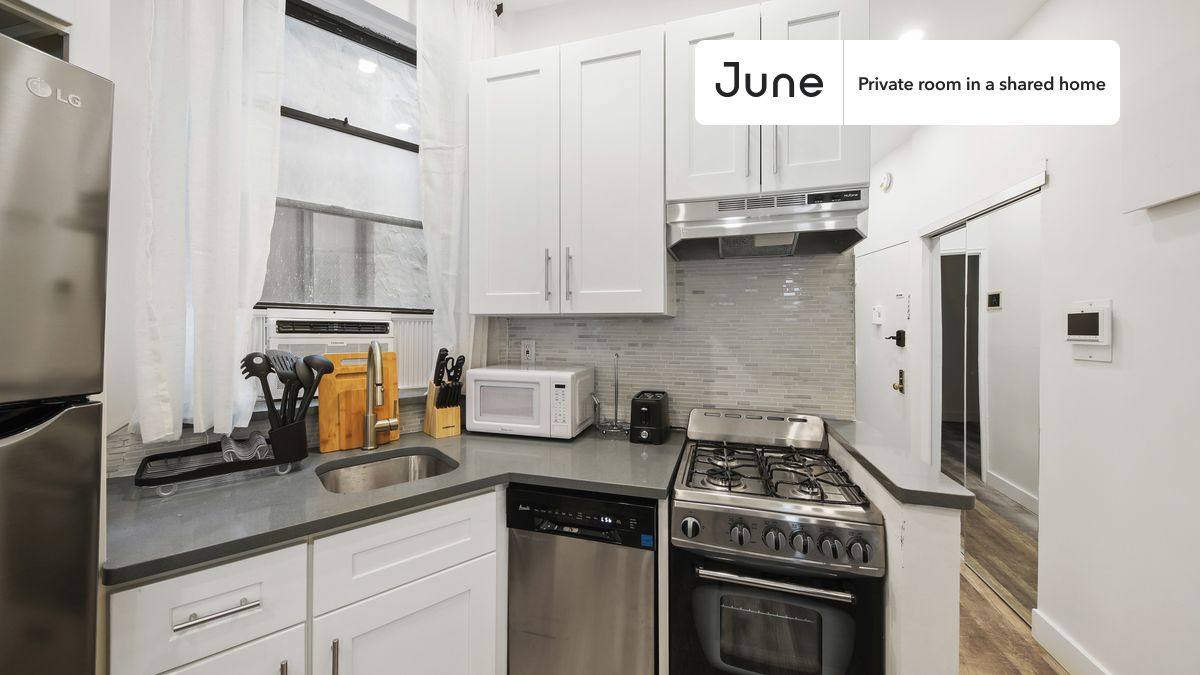 Apartment for rent at 611 E 11th St #B, New York, NY 10009