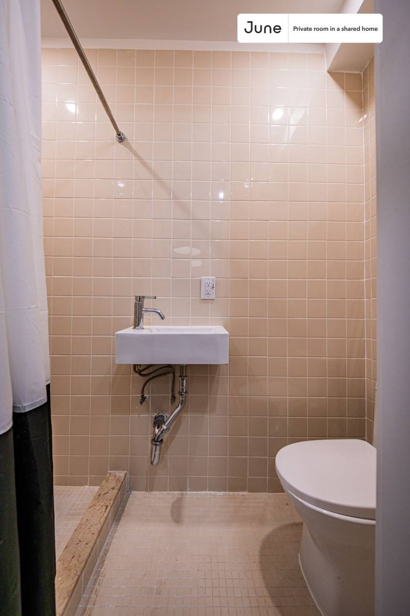 Apartment for rent at 624 E 17th St #B, Brooklyn, NY 11226
