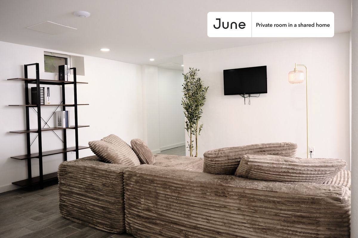 Apartment for rent at 624 E 17th St #B, Brooklyn, NY 11226
