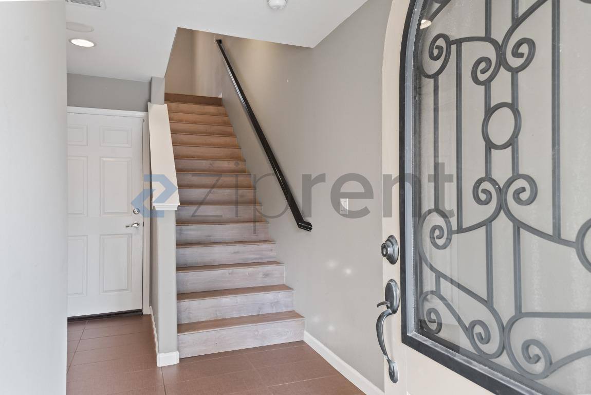 Townhouse for rent at 5764 Via Lugano, Fremont, CA 94555