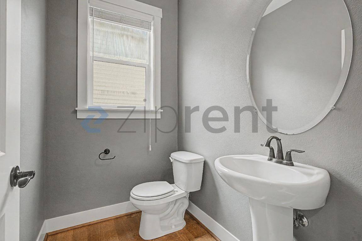 House for rent at 28623 Greenway Dr, Wilsonville, OR 97070