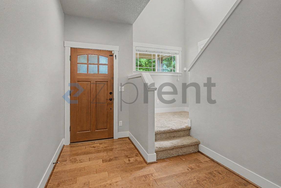 House for rent at 28623 Greenway Dr, Wilsonville, OR 97070