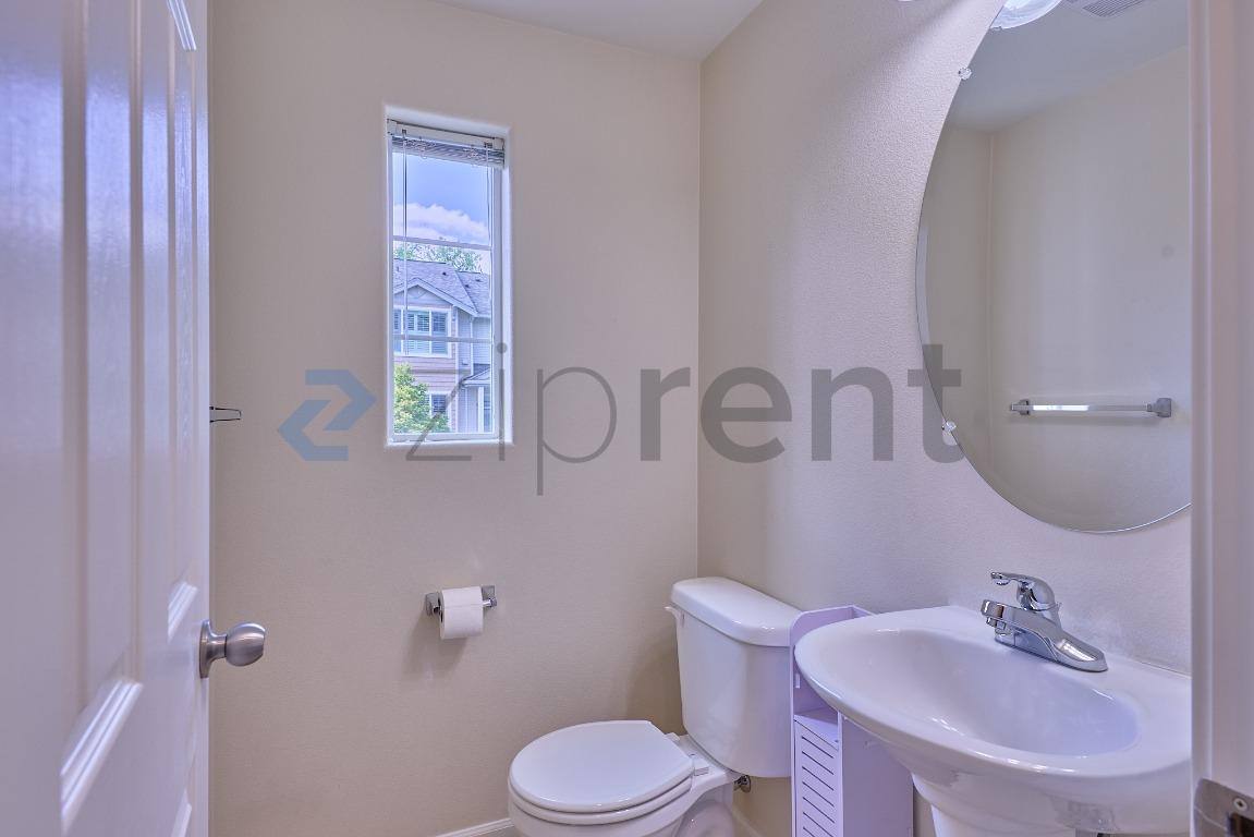 Townhouse for rent at 15440 SW Mallard Dr #102, Beaverton, OR 97007