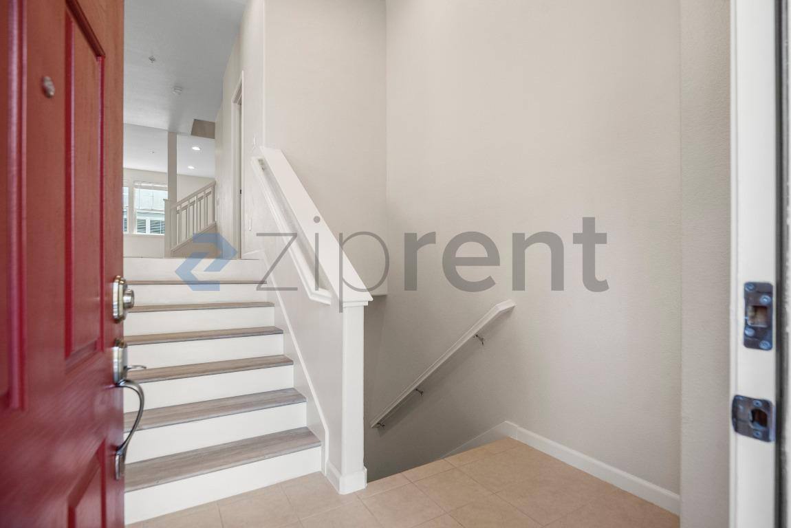 Townhouse for rent at 1611 Summer Lane, San Pablo, CA 94806