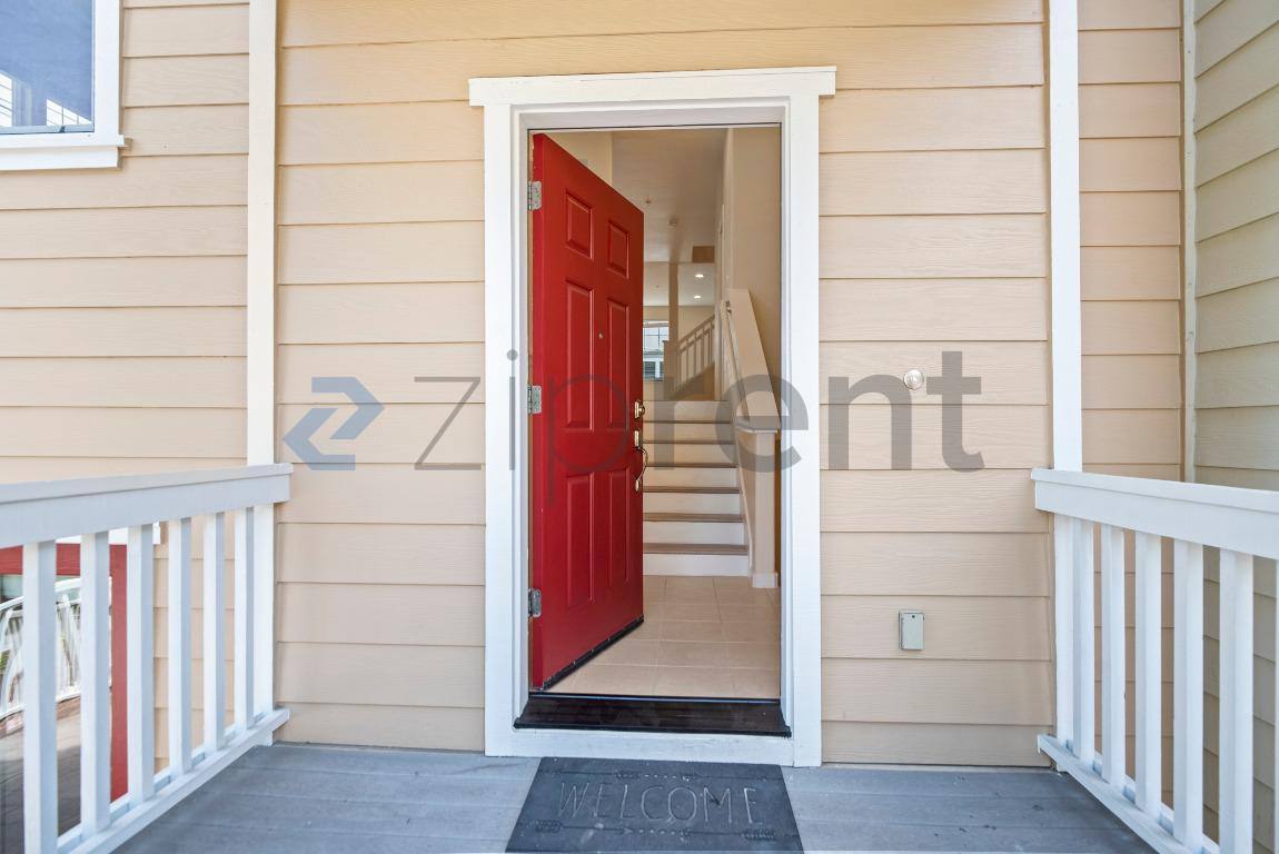 Townhouse for rent at 1611 Summer Lane, San Pablo, CA 94806