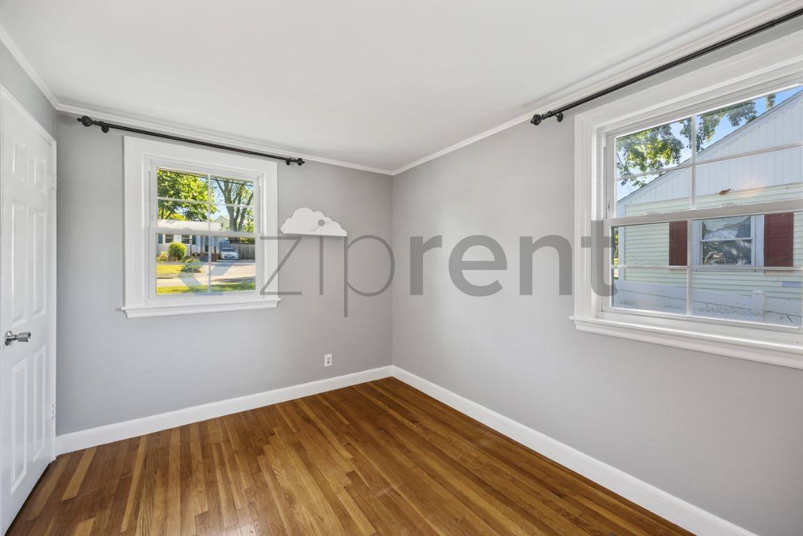 House for rent at 371 Salem St, Woburn, MA 01801