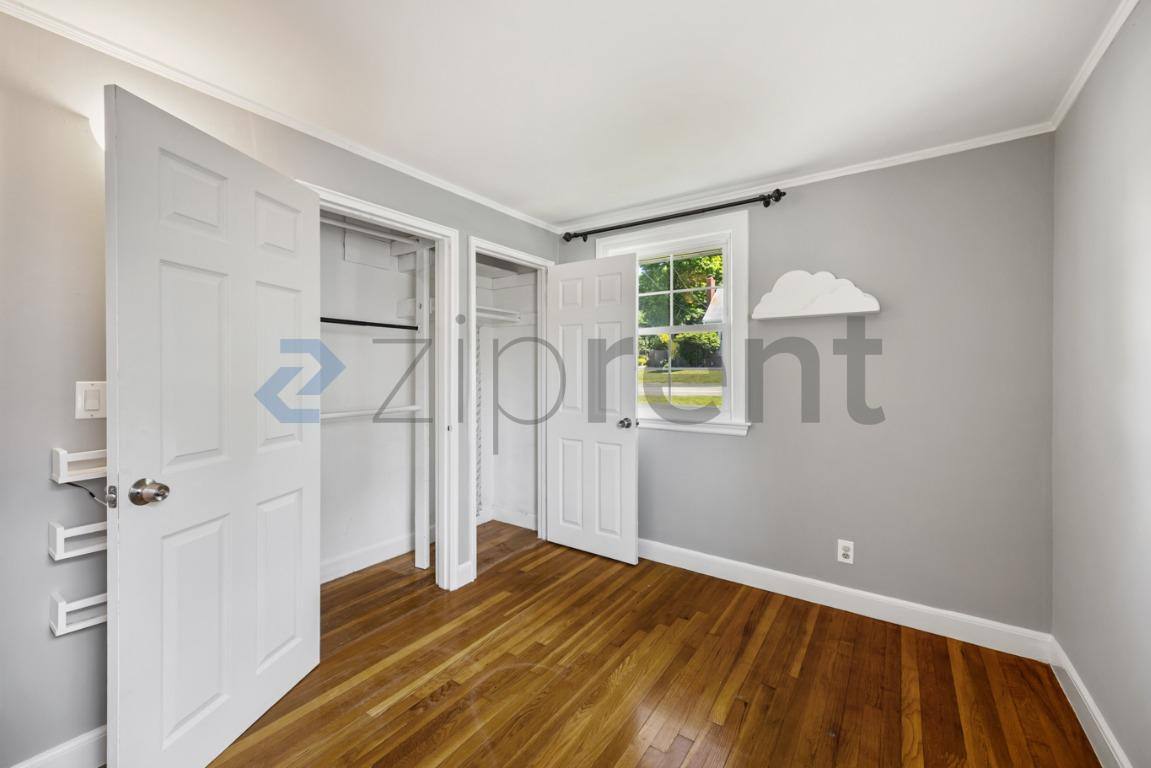House for rent at 371 Salem St, Woburn, MA 01801