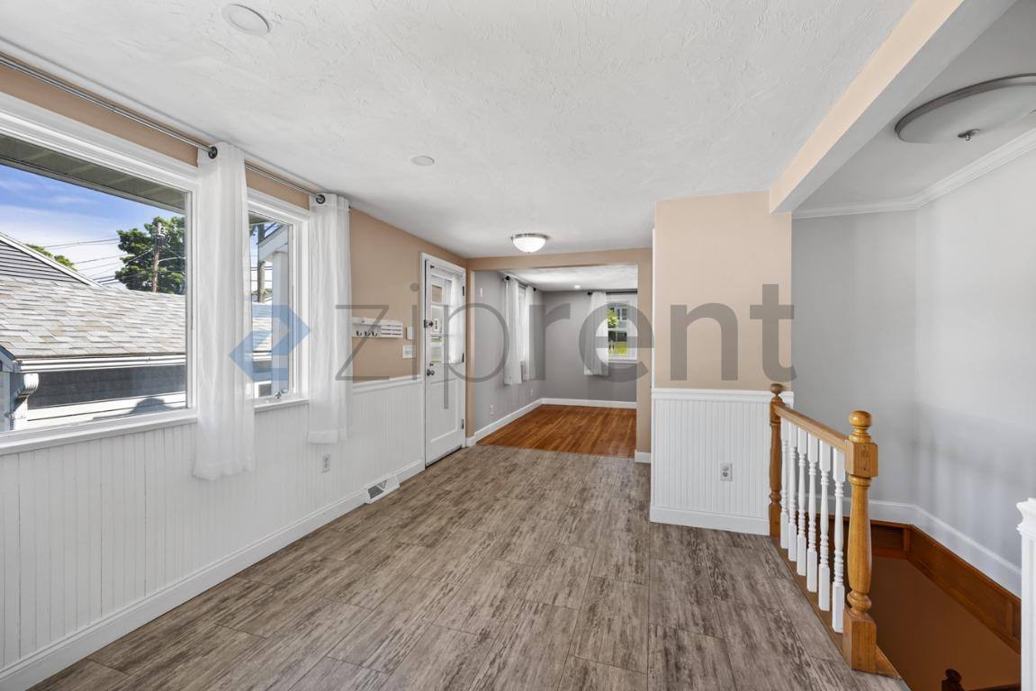 House for rent at 371 Salem St, Woburn, MA 01801
