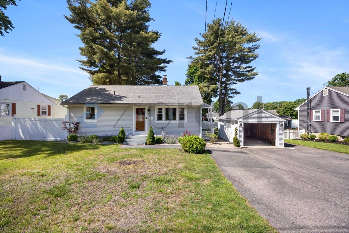 House for rent at 371 Salem St, Woburn, MA 01801