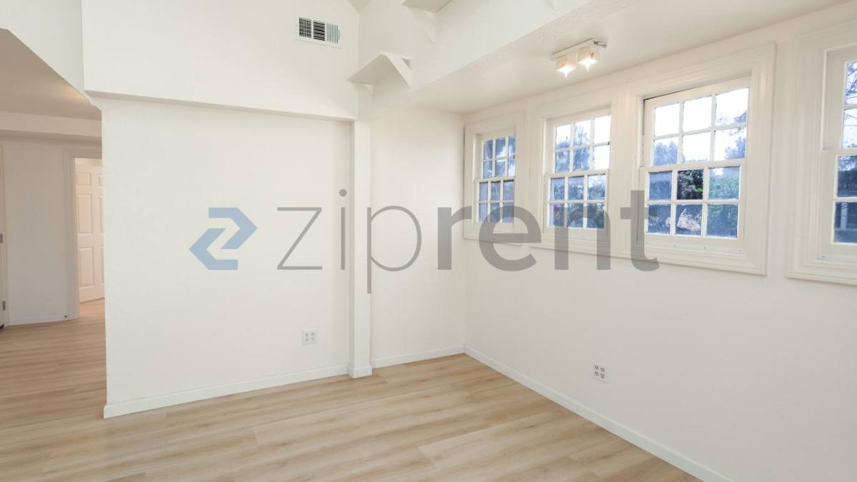 Apartment for rent at 160 E Reed St #4, San Jose, CA 95112