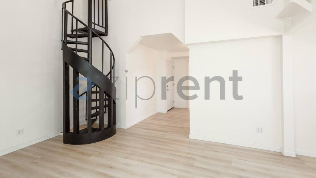Apartment for rent at 160 E Reed St #4, San Jose, CA 95112