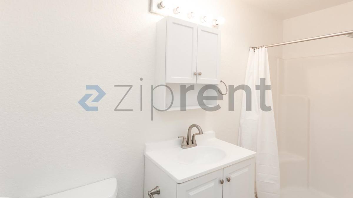 Apartment for rent at 160 E Reed St #4, San Jose, CA 95112