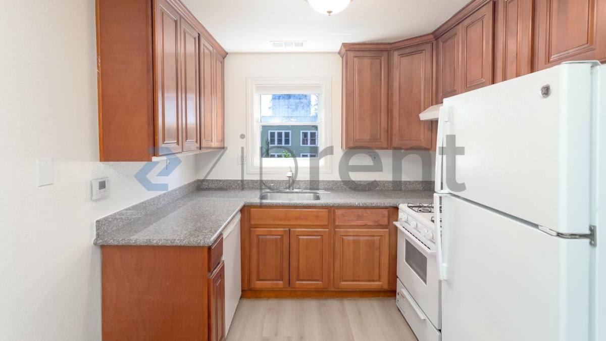 Apartment for rent at 160 E Reed St #4, San Jose, CA 95112
