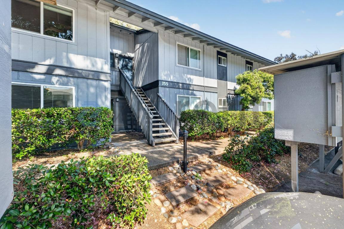 Apartment for rent at 355 Masters Court #1, Walnut Creek, CA 94598