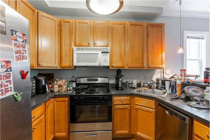 Apartment for rent at 1314 W Roscoe #2R, Chicago, IL 60657