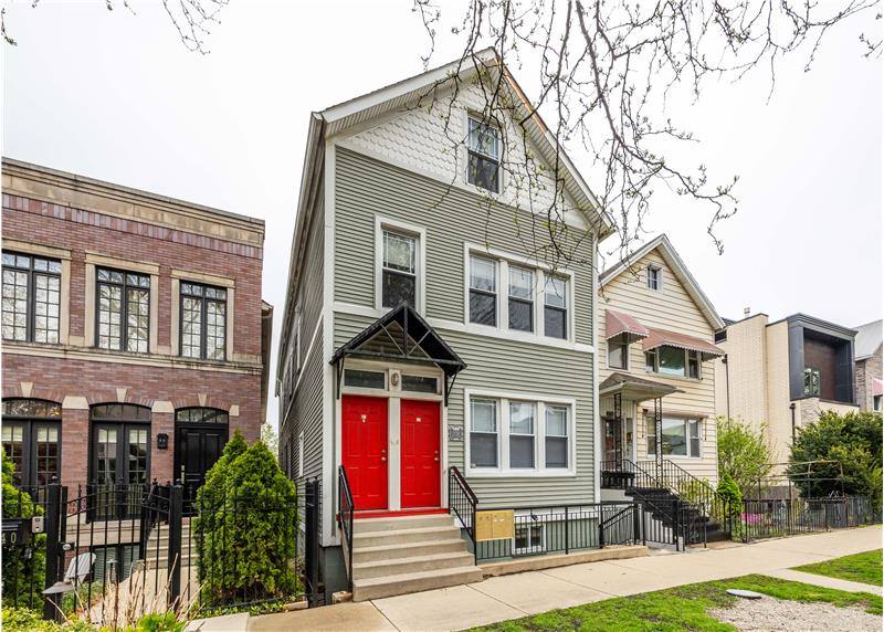 Apartment for rent at 1738 W Altgeld #1, Chicago, IL 60614
