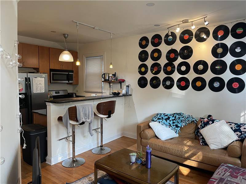 Apartment for rent at 1738 W Altgeld #1, Chicago, IL 60614