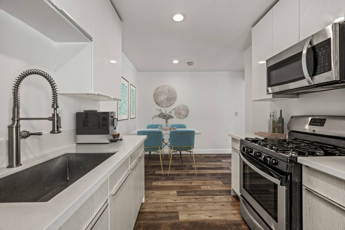 Apartment for rent at 2730 Raymond Ave, Los Angeles, CA 90007