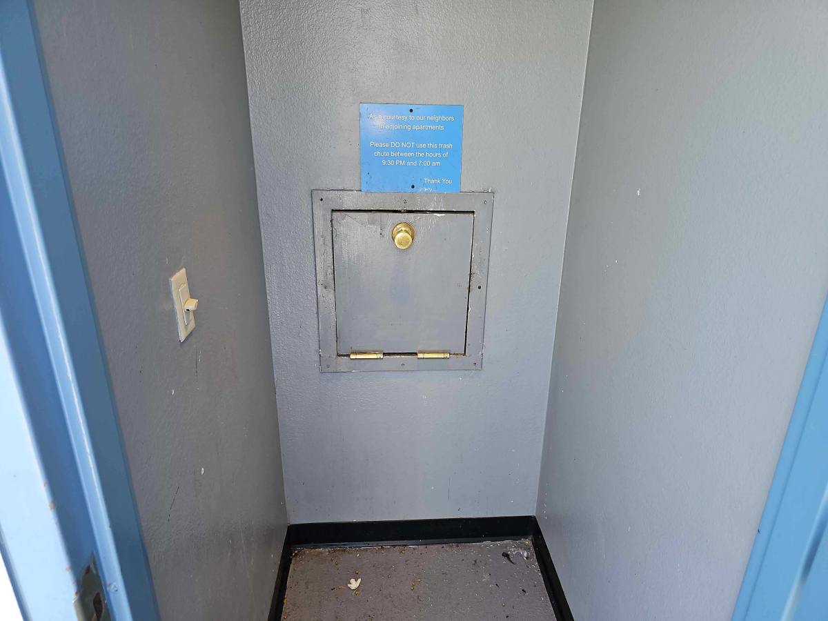 Apartment for rent at 19119 Sherman Way #112, Reseda, CA 91335