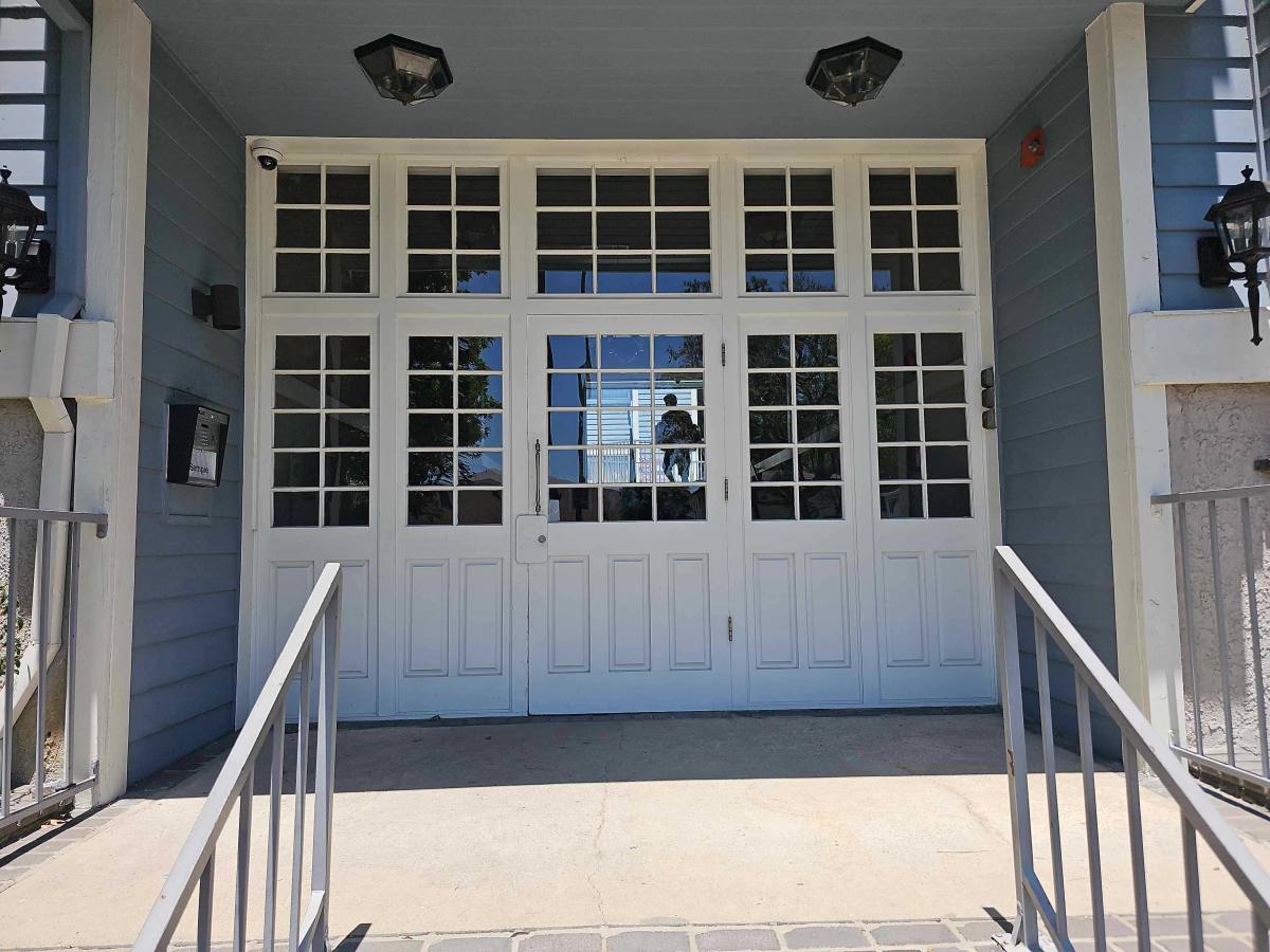 Apartment for rent at 19119 Sherman Way #112, Reseda, CA 91335