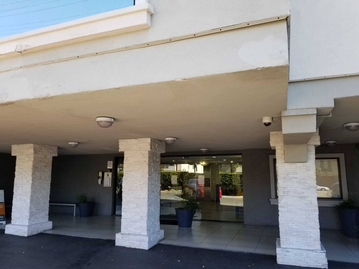 Apartment for rent at 8710 De Soto Ave #113, Canoga Park, CA 91304