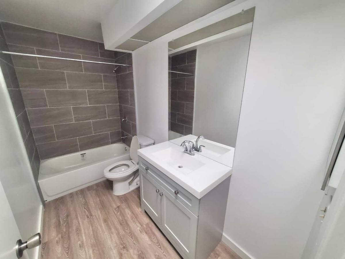 Apartment for rent at 15010 Burbank Blvd #202, Van Nuys, CA 91411