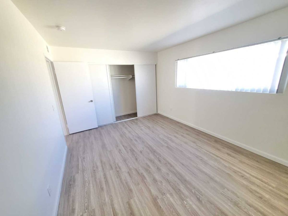 Apartment for rent at 15010 Burbank Blvd #202, Van Nuys, CA 91411