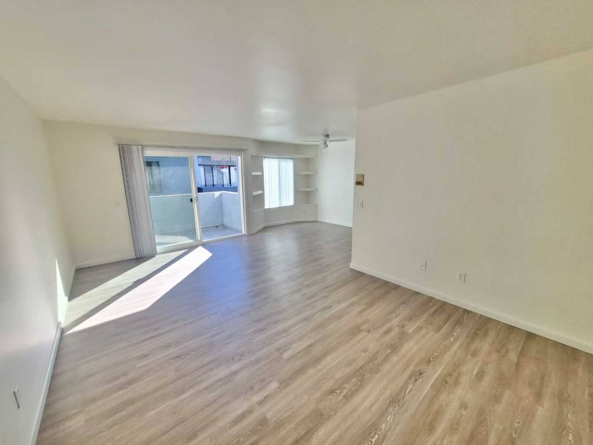 Apartment for rent at 15010 Burbank Blvd #202, Van Nuys, CA 91411